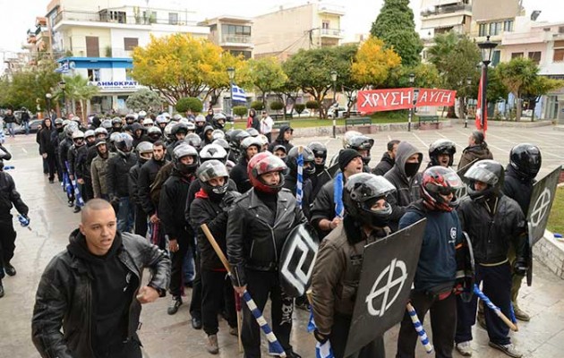 Φωτογραφίες – ντοκουμέντο από την παραστρατιωτική δράση της Χρυσής Αυγής