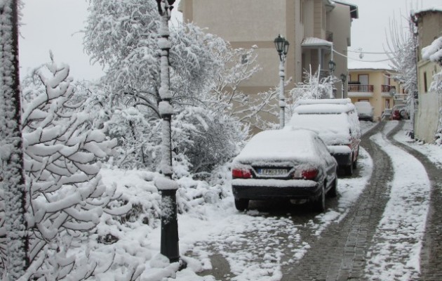 Η Κοζάνη ντύθηκε στα λευκά Μάρτιο μήνα (φωτογραφίες)