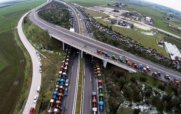 92 δικογραφίες για τα μπλόκα των αγροτών λόγω παρακώλυσης