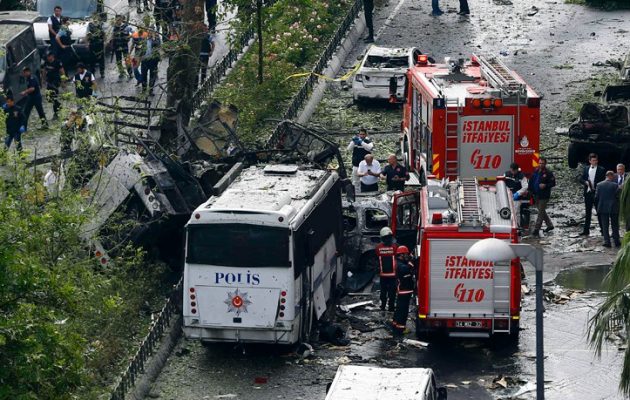 Έντεκα τουλάχιστον οι νεκροί στην Κωνσταντινούπολη