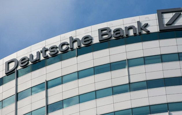 Χαμός στη Deutsche Bank: Απολύει 18.000 υπαλλήλους – Εργαζόμενοι άρχισαν να κλαίνε