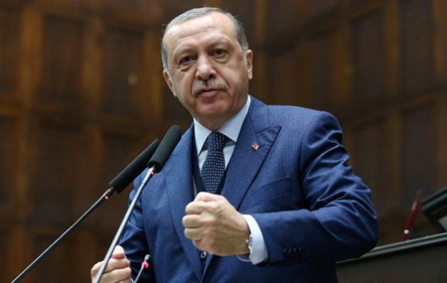 Ο Ερντογάν “καθαρίζει” δημάρχους του κόμματός του που δεν “τραβάνε”