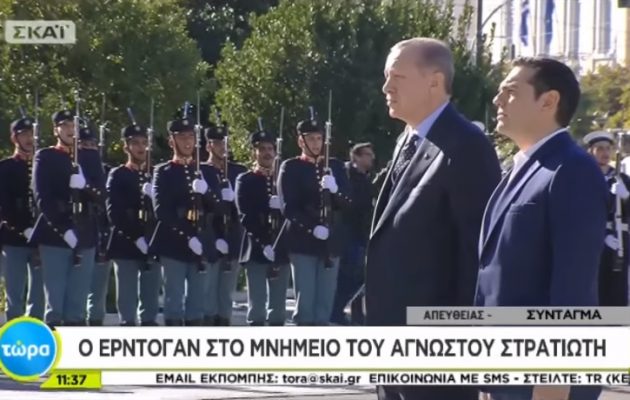 Ανατριχίλα! Οι Ευέλπιδες έψαλαν τον εθνικό ύμνο βροντερά μπροστά στον Ερντογάν (βίντεο)