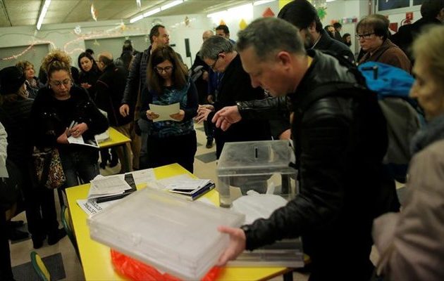 Διχασμένοι προσέρχονται στις κάλπες οι Καταλανοί για το νέο Κοινοβούλιο