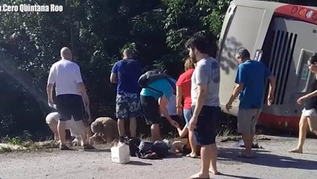 Τραγωδία στο Μεξικό: 11 νεκροί σε δυστύχημα με τουριστικό λεωφορείο