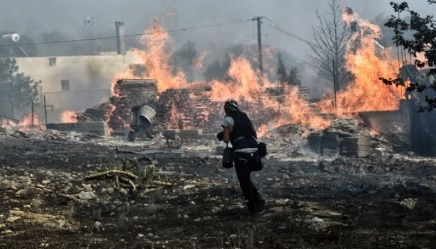 Η Κύπρος στέλνει ενισχύσεις για την κατάσβεση των πυρκαγιών