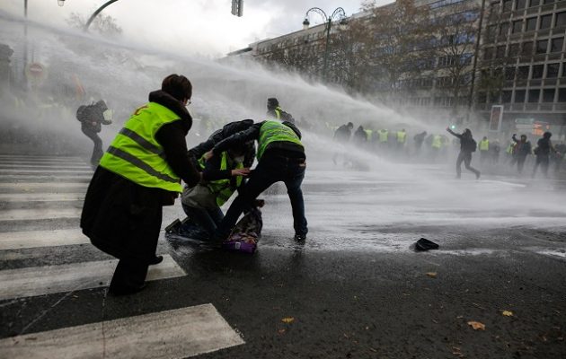 Κίτρινα Γιλέκα: Νέες συγκρούσεις στην Τουλούζη – Έφυγε άρον άρον από το Eurogroup o Λεμέρ