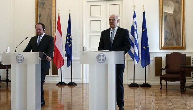 Δένδιας: Η Τουρκία χρησιμοποιεί κυνικά τους μετανάστες ως πιόνια για να ασκήσει πιέσεις στην Ε.Ε.