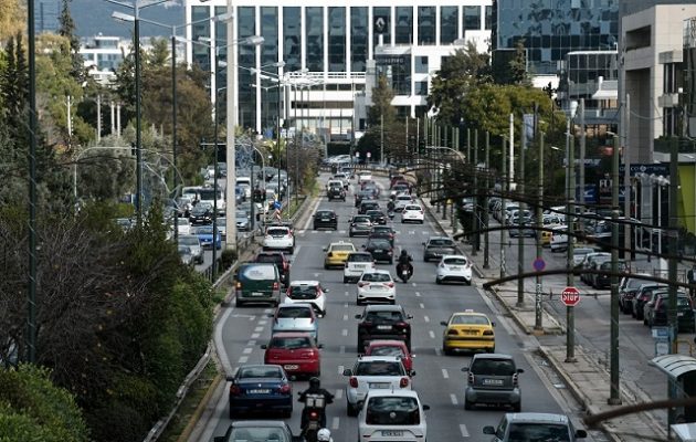 Έγκυος γέννησε στην Κηφισίας – Δεν πρόλαβε να πάει στο μαιευτήριο