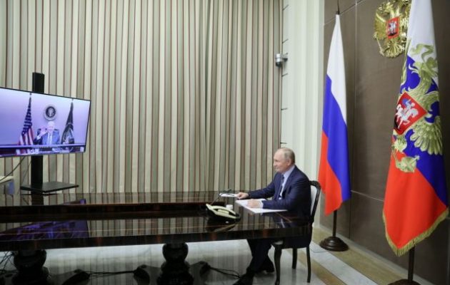 Πούτιν και Μπάιντεν διαφωνούν στα πάντα – Τα είπαν μέσω τηλεδιάσκεψης
