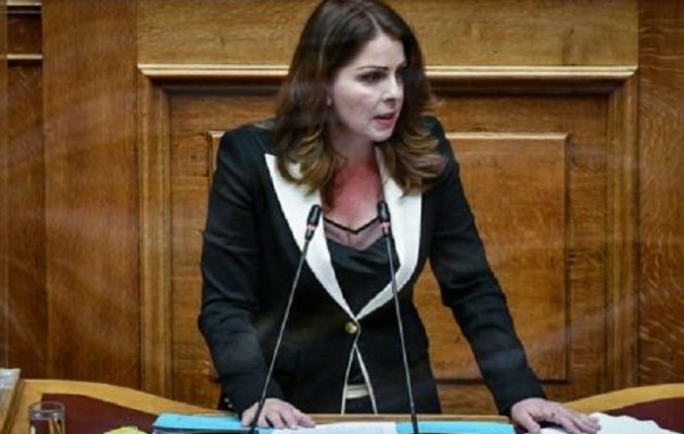 Βουλευτίνα της ΝΔ ζήτησε επιβολή προστίμων στους εγκλωβισμένους στην Αττική Οδό