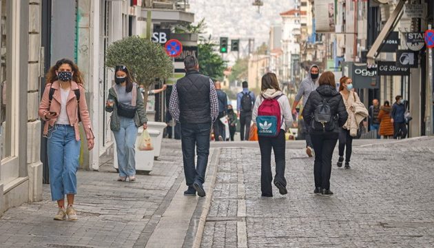 Ποια μέτρα χαλαρώνουν: Τι εισηγήθηκε η Επιτροπή