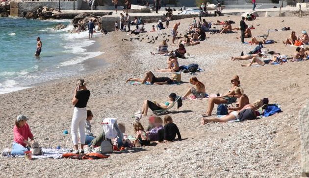 Βουλιαγμένη: Συνελήφθη 66χρονος στην παραλία Μικρό Καβούρι – Φωτογράφιζε κρυφά 18χρονη