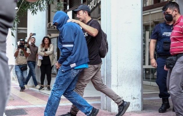 Δολοφονία Αντώνη Καρυώτη: Τι είπαν στις απολογίες τους τα 3 από τα 4 μέλη του πληρώματος του Blue Horizon