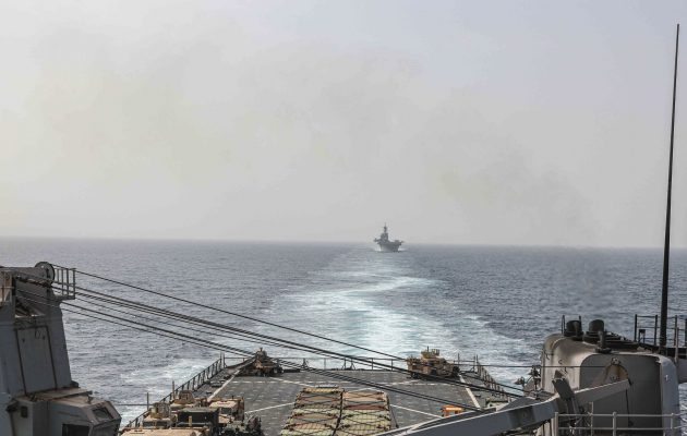 Χούτι: Ανακοίνωσαν ότι επιτέθηκαν με drones κατά δύο καταδρομικών του Πολεμικού Ναυτικού των ΗΠΑ