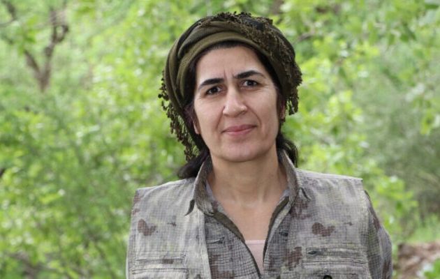 Κούρδισσα καπετάνισσα εξιστορεί την ένοπλη αντίσταση των Κούρδων ανταρτών στην Τουρκία