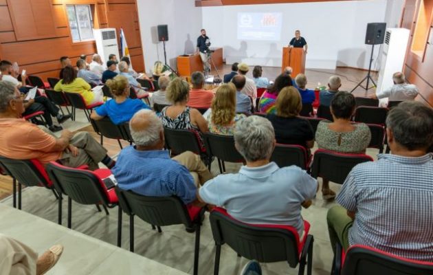 Ηχηρά η «Ομόνοια» από τη Βόρεια Ήπειρο στο πλευρό της Κύπρου – «Ο Ελληνισμός δεν Ξεχνά»