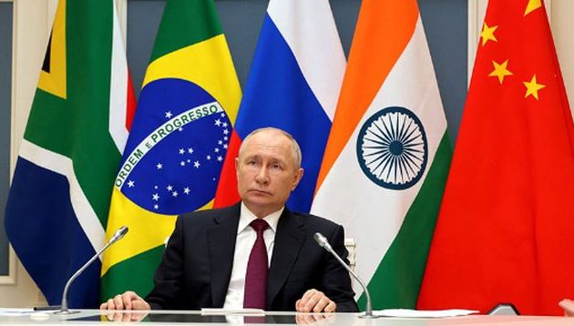 Οι υπεύθυνοι ασφαλείας των BRICS «αναζητούν» ειρήνη για την Ουκρανία – Κι ο Σολτς θέλει να γίνει ο «Καγκελάριος της Ειρήνης»