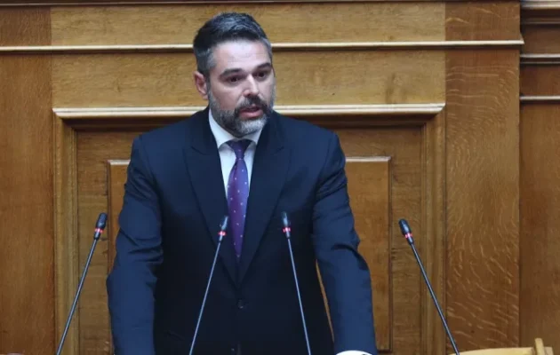 Γ. Σαρακιώτης: Φεύγω από τον ΣΥΡΙΖΑ, κρατάω την έδρα