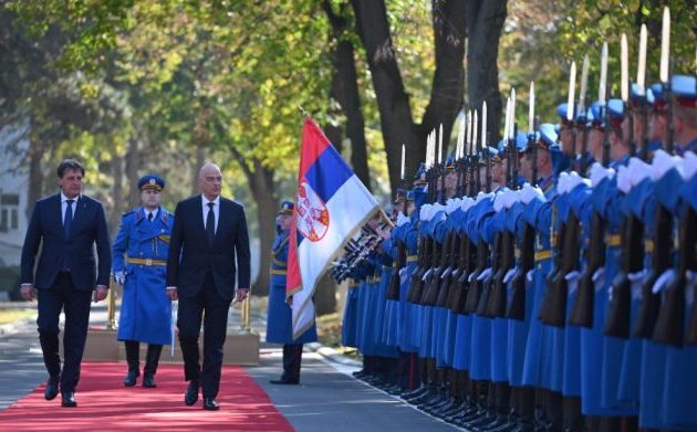 Δένδιας: Στρατηγικής σημασίας η αμυντική σχέση Ελλάδας–Σερβίας